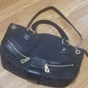 MICHAEL KORS PURSE👜👜